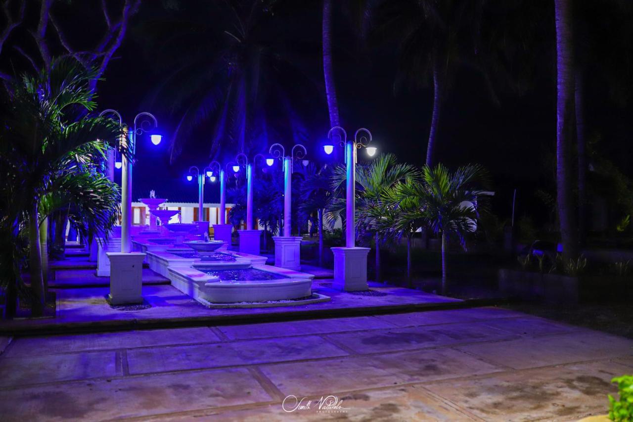 Ceylonta Beach Resort And Spa Хамбантота Екстер'єр фото