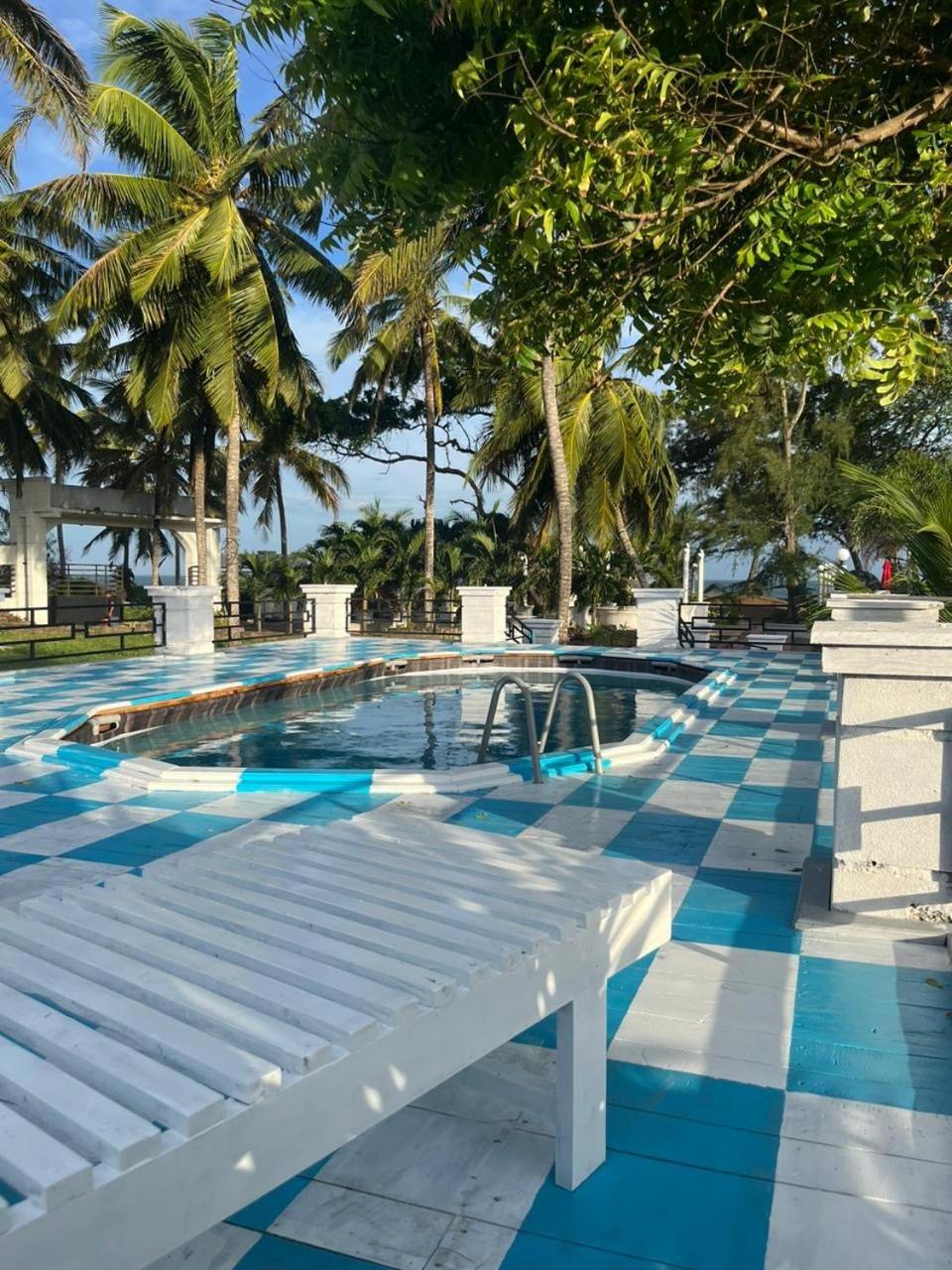 Ceylonta Beach Resort And Spa Хамбантота Екстер'єр фото