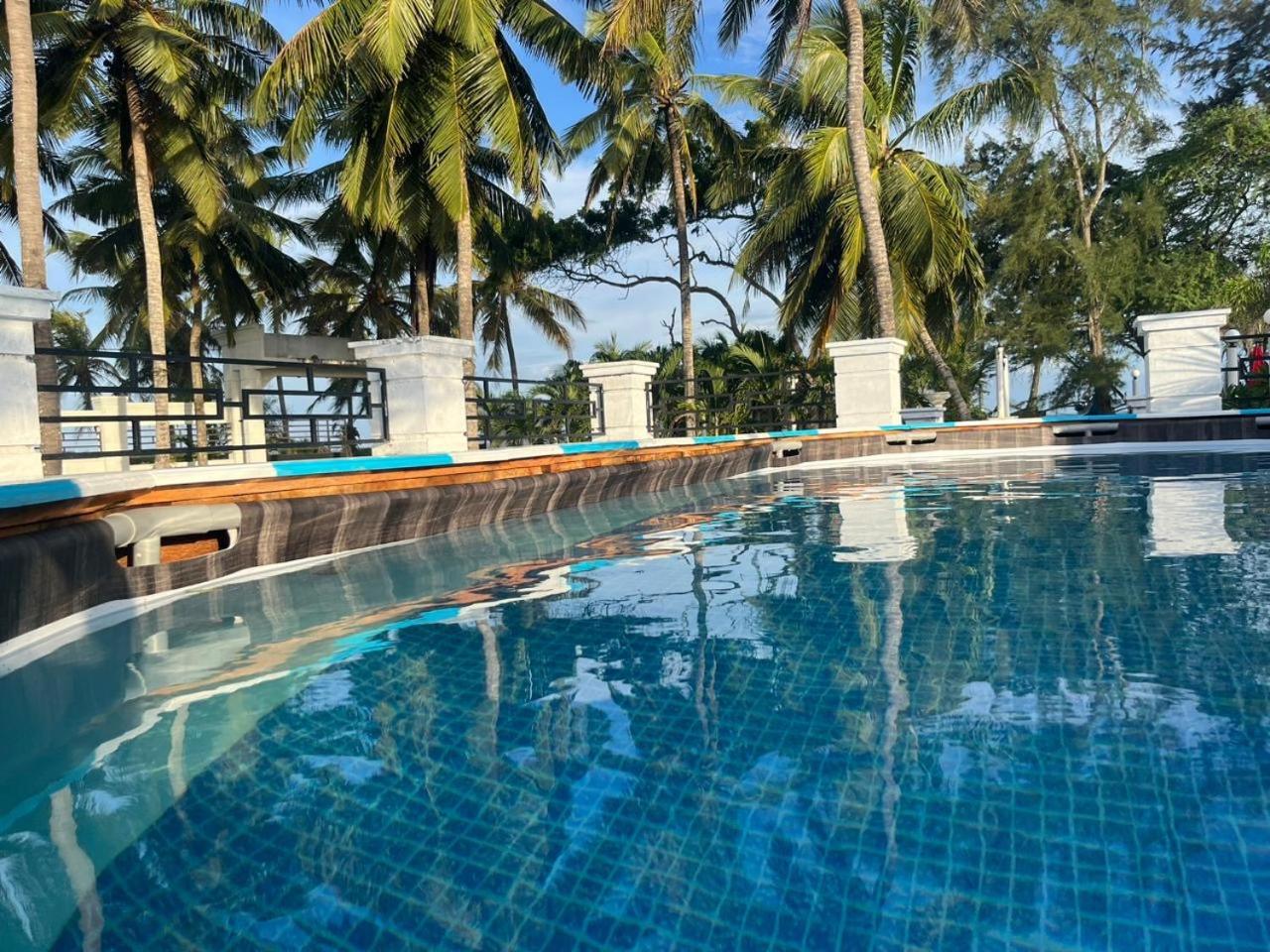 Ceylonta Beach Resort And Spa Хамбантота Екстер'єр фото